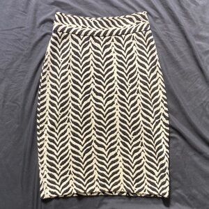 DVF Diane Von Furstenberg Skirt Black White Chevron Print Size 2 Made in USA